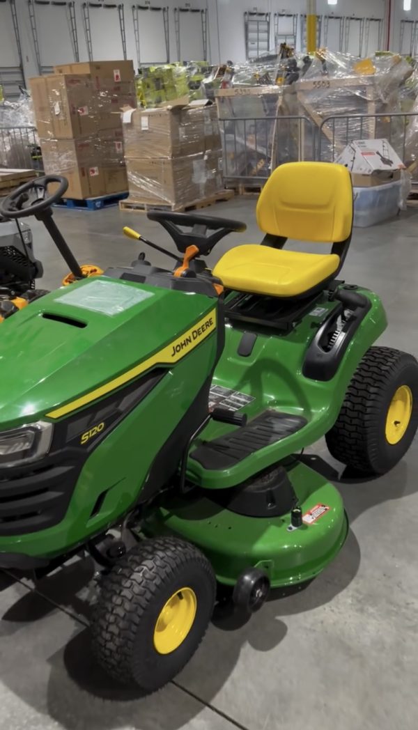 Screenshot Wholesale Riding & Zero-Turn Lawn Mower Liquidation Pallet