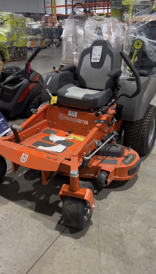 Screenshot Wholesale Riding & Zero-Turn Lawn Mower Liquidation Pallet