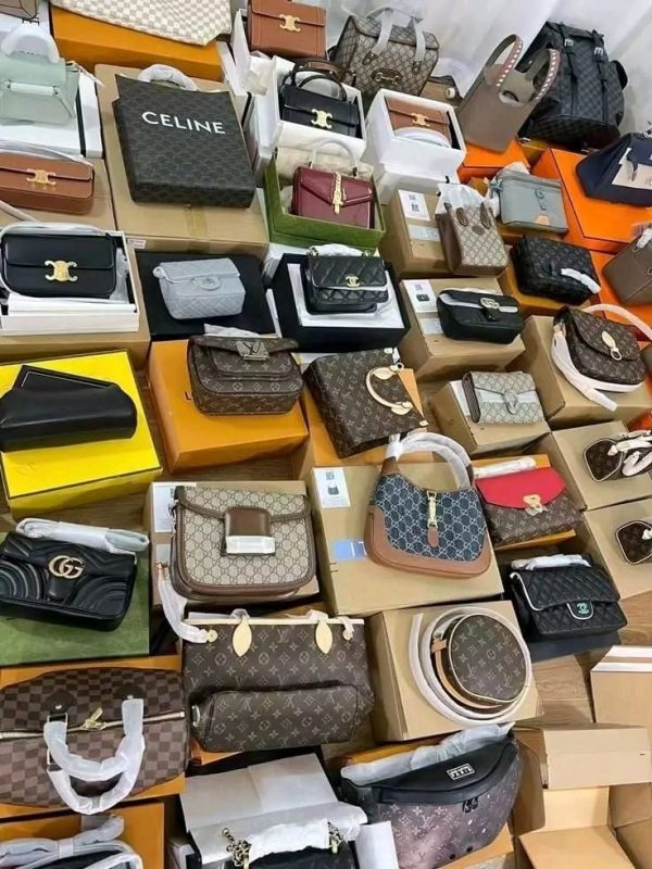 Designer Handbags & Purses Wholesale Pallet.