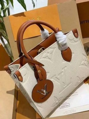 Designer Handbags & Purses Wholesale Pallet.
