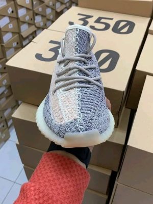 Wholesale Yeezy Boost 350 Liquidation Pallet
